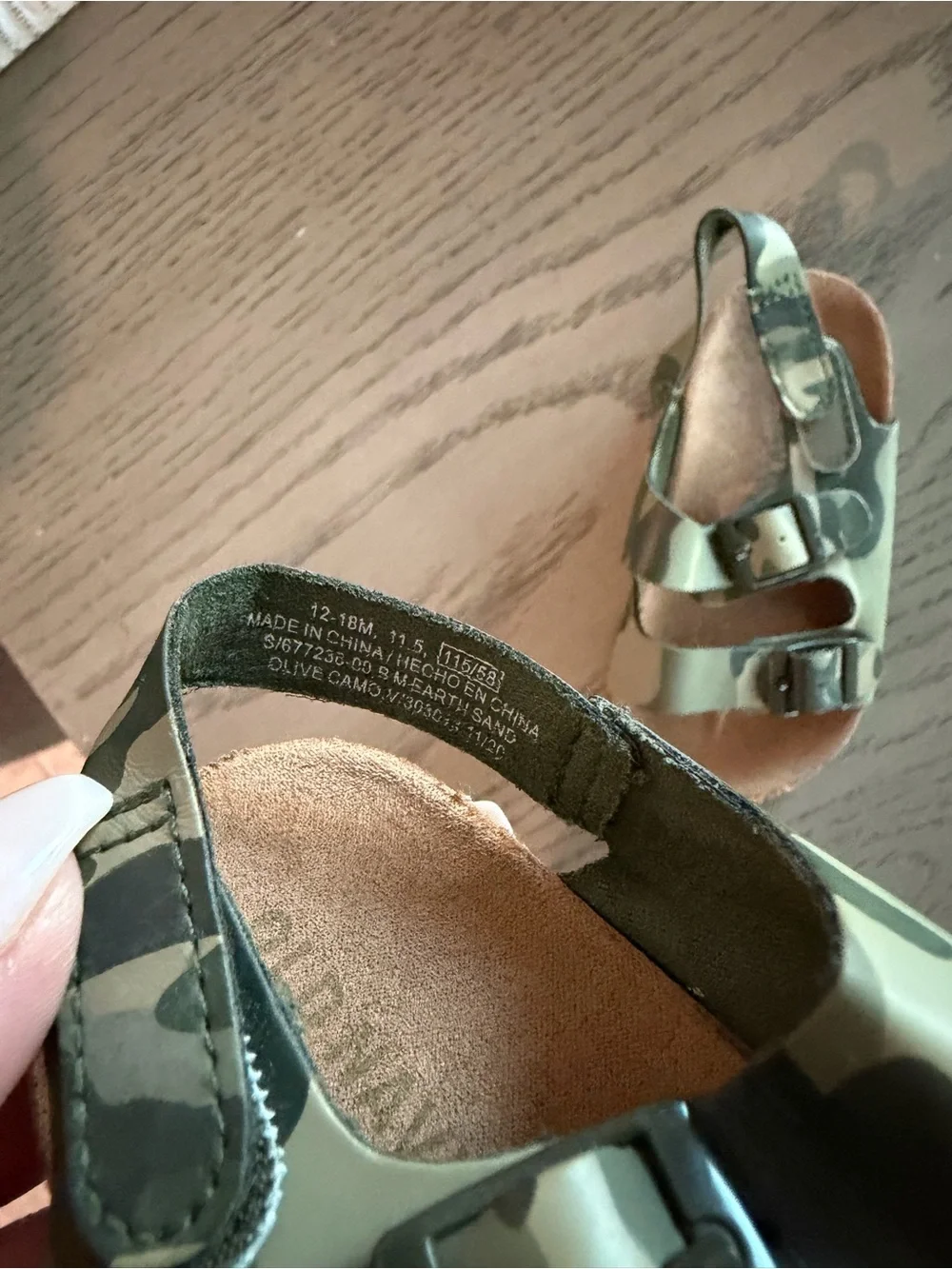 Old Navy Kids Camo Buckle Sandals in Green and Brown